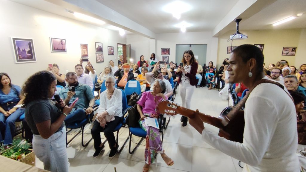 O lançamento ocorreu nesta sexta-feira, 12 de maio, no auditório do Centro de Formação de Educadores Paulo Freire.