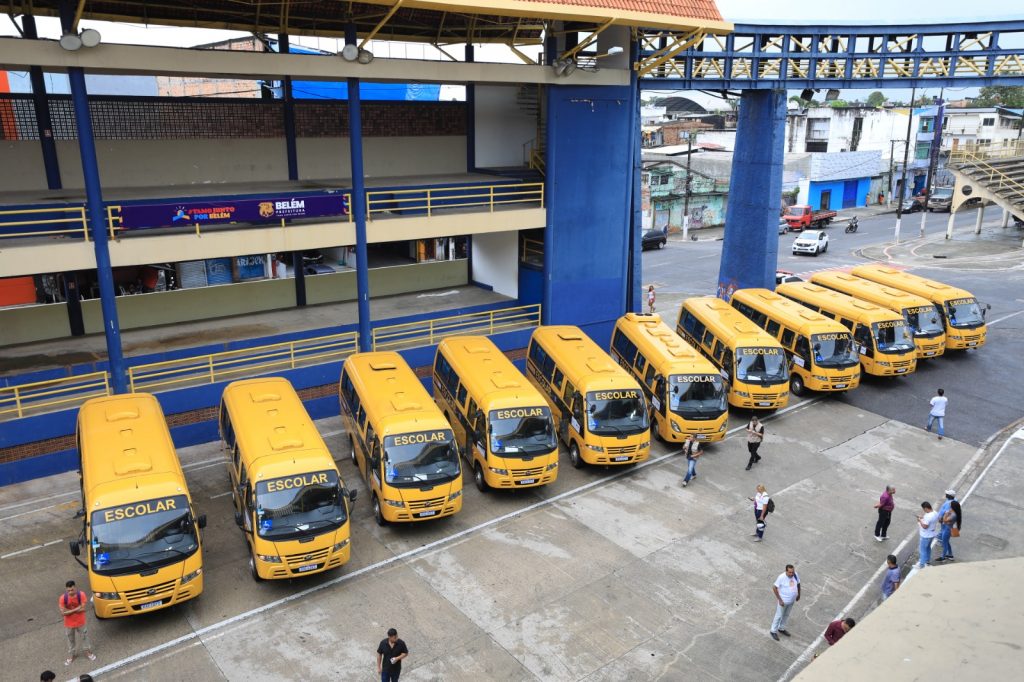 Frota de transporte escolar da Semec é reforçada com a aquisição de novos e modernos veículos.