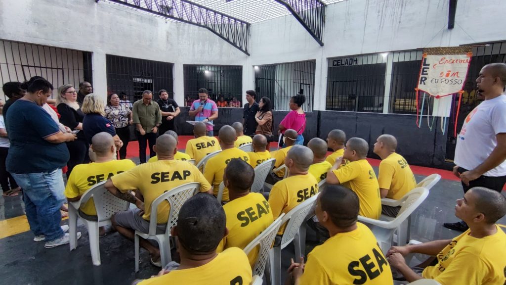 24 pessoas em privação de liberdade foram alfabetizadas pelo programa de parceria da Prefeitura de Belém, Governo do Pará e MST