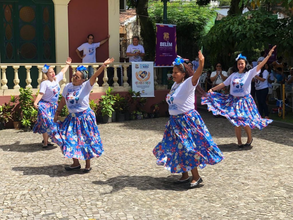 O grupo de dança do Crie Gabriel Lima Mendes foi atração cultural na programação de encerramento do Abril Azul.