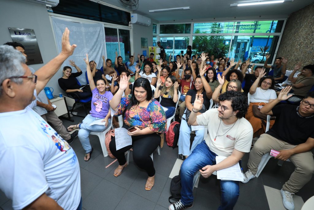 A gestão municipal mantém cerca de 800 estagiários, sendo a maior parte na Secretaria de Educação