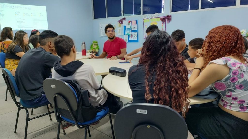 Daniel Frazão, professor de arte da rede municipal de ensino foi um dos convidados do Clube do Filme neste semestre