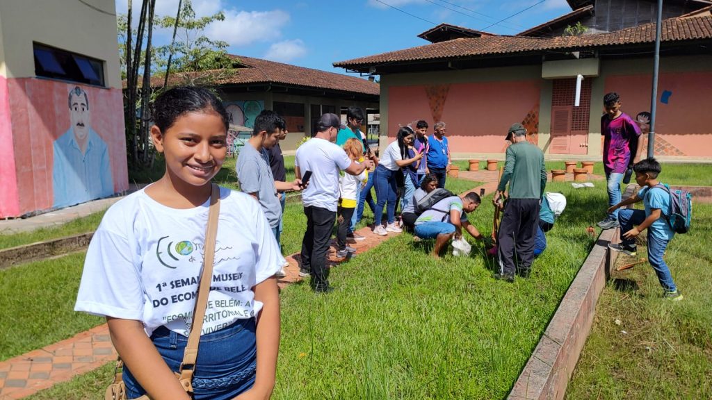 Também participou da abertura a estudante Naila Vitória Barreiros e Leal, 14 anos, 9 ano, do Liceu Escola.