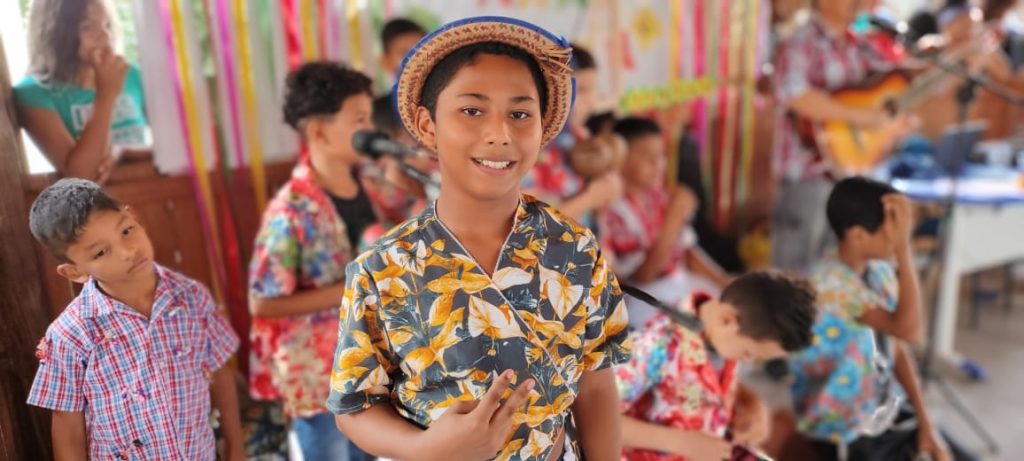 Para Fabrício Leal, 10 anos, da 5ª série da escola São José, na Ilha do Combu, aprender brincado é muito bom.
