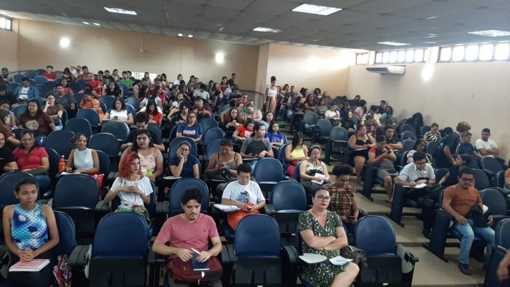 Atualmente, a rede conta com 324 estagiários. A meta é alcançar 600 estagiários.