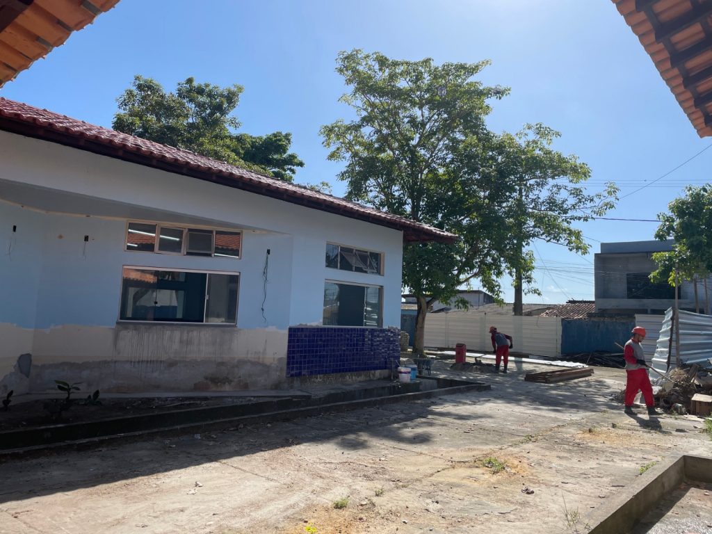 O projeto de reforma da escola prevê o respeito ao clima da cidade para garantir conforto e segurança para as crianças.