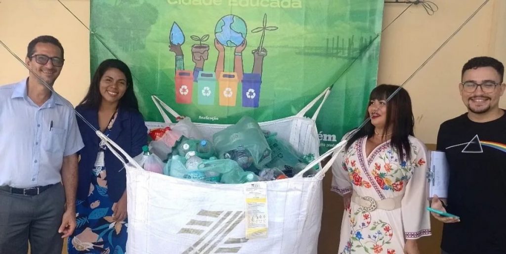 Professor Wlater Braga explica que a retirada dos materiais das escolas será feita uma vez por semana e em dias predefinidos junto às cooperativas ou associações de catadores.