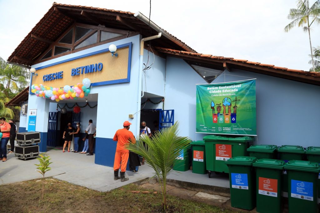O primeiro ponto de coleta foi a Creche Betinho, localizada na Rua Samaumeira, no bairro da Terra Firme