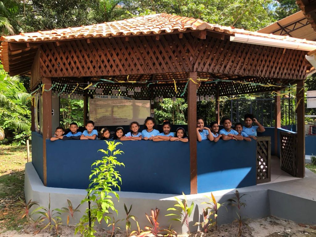 A rede física municipal também passa por novos tempos, com as obras de reforma e revitalização. Mais qualidade no ambiente escolar para professores, estudantes e demais profissionais da educação.