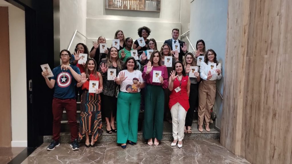 Também estiveram presentes diversos representantes de órgãos de proteção à criança e adolescente, nas esferas municipal e estadual.