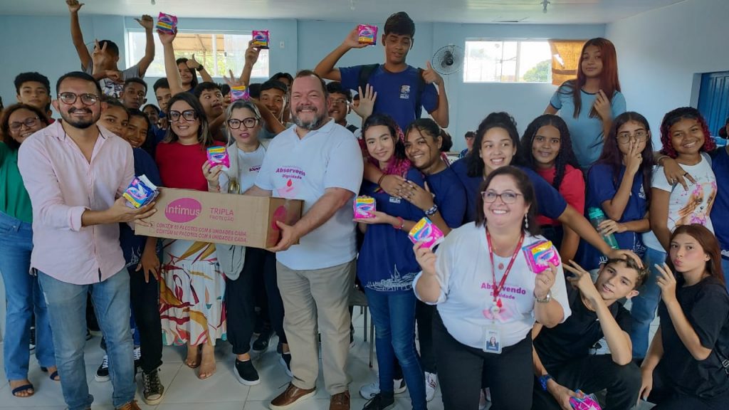 Estudantes do 9° ano da Escola Municipal República de Portugal receberam o projeto Pobreza Menstrual - Absorvendo dignidade, promovido pelo Ministério Público do Estado do Pará (MPPA) em parceria com o Fundo das Nações Unidas para a Infância (Unicef).