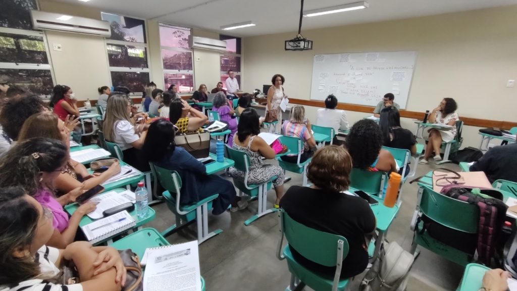 Na qualificação, educadores das escolas municipais João Nelson Ribeiro, Telégrafo; Ruy da Silveira Brito, no Marco; e Francisco da Silva Nunes, em São Brás, relataram as experiências iniciadas nas unidades escolares