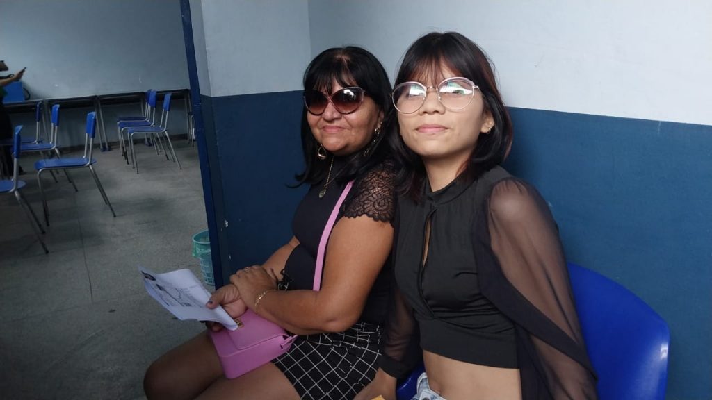“É uma economia de tempo bem grande vir aqui, pois moramos bem perto”, disse Josette Silva, que foi acompanhar a filha, Juliana, na emissão de Passe Fácil.