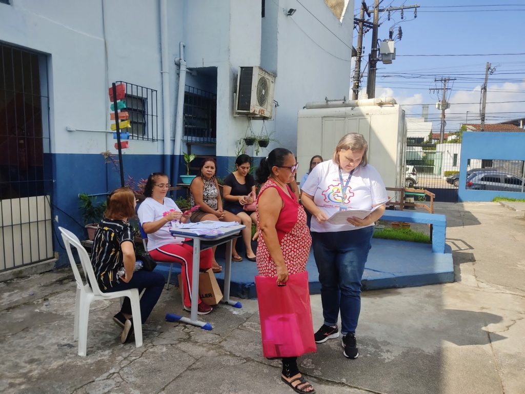 Mulheres são atendidas na ação cidadania em alusão ao Agosto Lilás