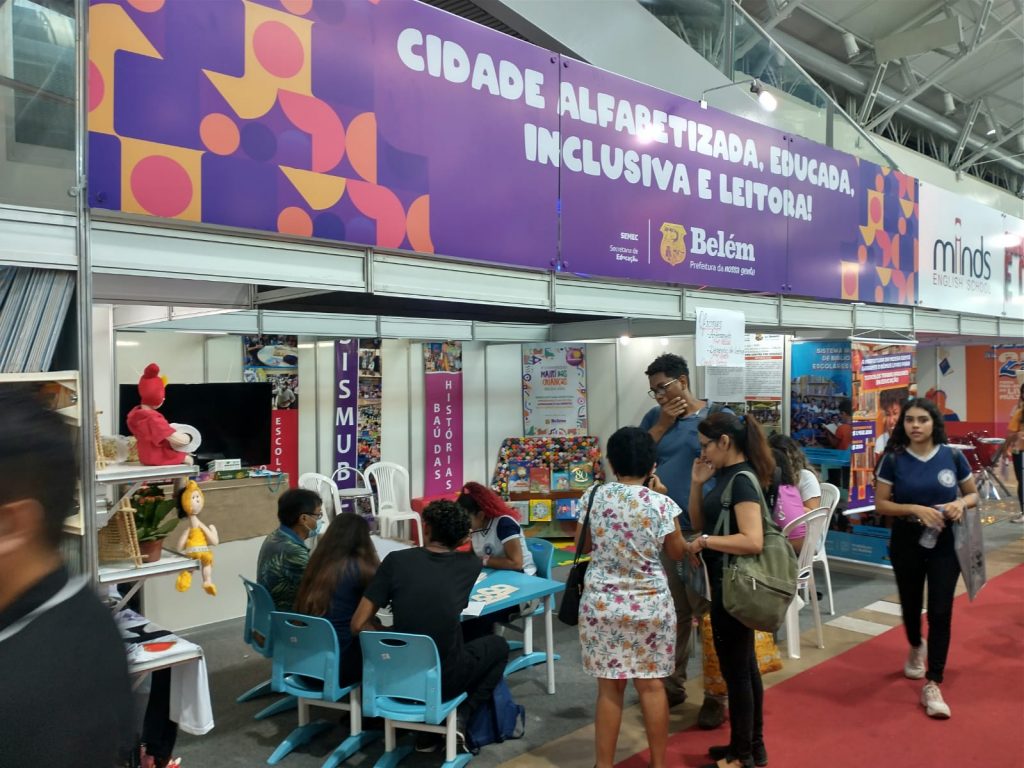 Estande da Prefeitura de Belém na Feira Pan-Amazônica do Livro e das Multivozes, em 2022.