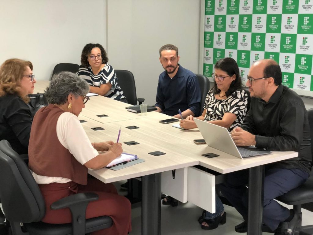 A reunião teve como objetivo de estreitar laços e dialogar sobre futuros projetos entre as instituições.