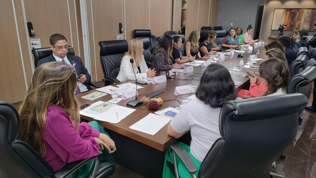 A Prefeitura de Belém, por meio da Secretaria Municipal de Educação (Semec), compartilhou as ações desenvolvidas dentro do projeto Direito de Ser Criança e Adolescente, que há 16 anos vem capacitando a rede para detectar casos de violência sexual infantil.