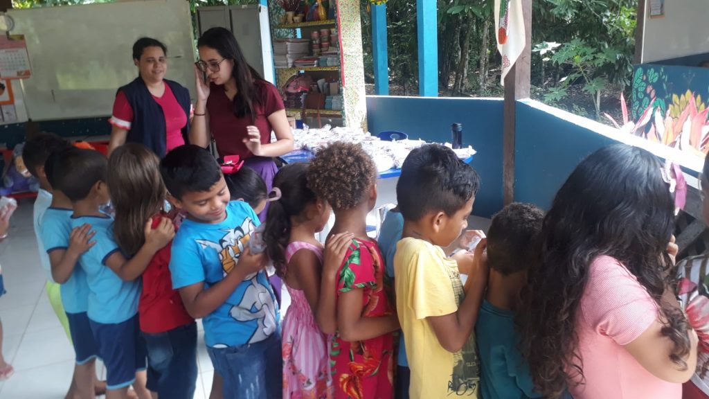 Durante a ação, crianças participaram de atividades de saúde bucal e escovação