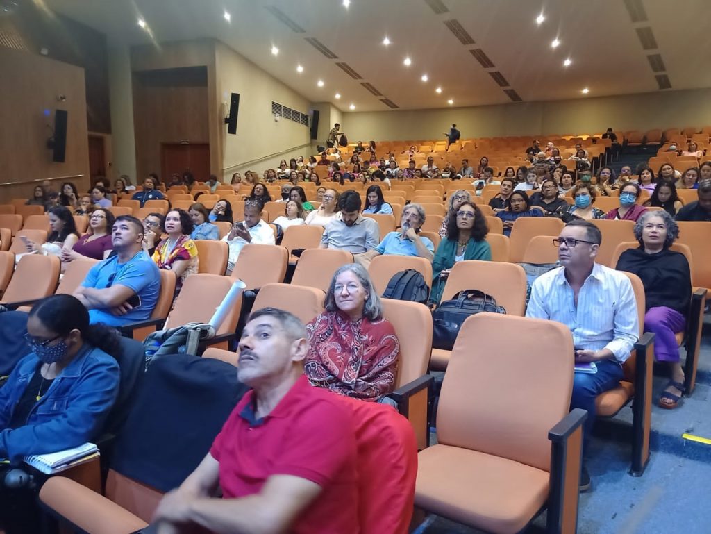 A qualificação dos educadores da Semec ocorrem com o projeto Esperançar desde fevereiro, em parceria com a Universidade Federal do Pará (UFPA) e mais dez outras universidades do Brasil