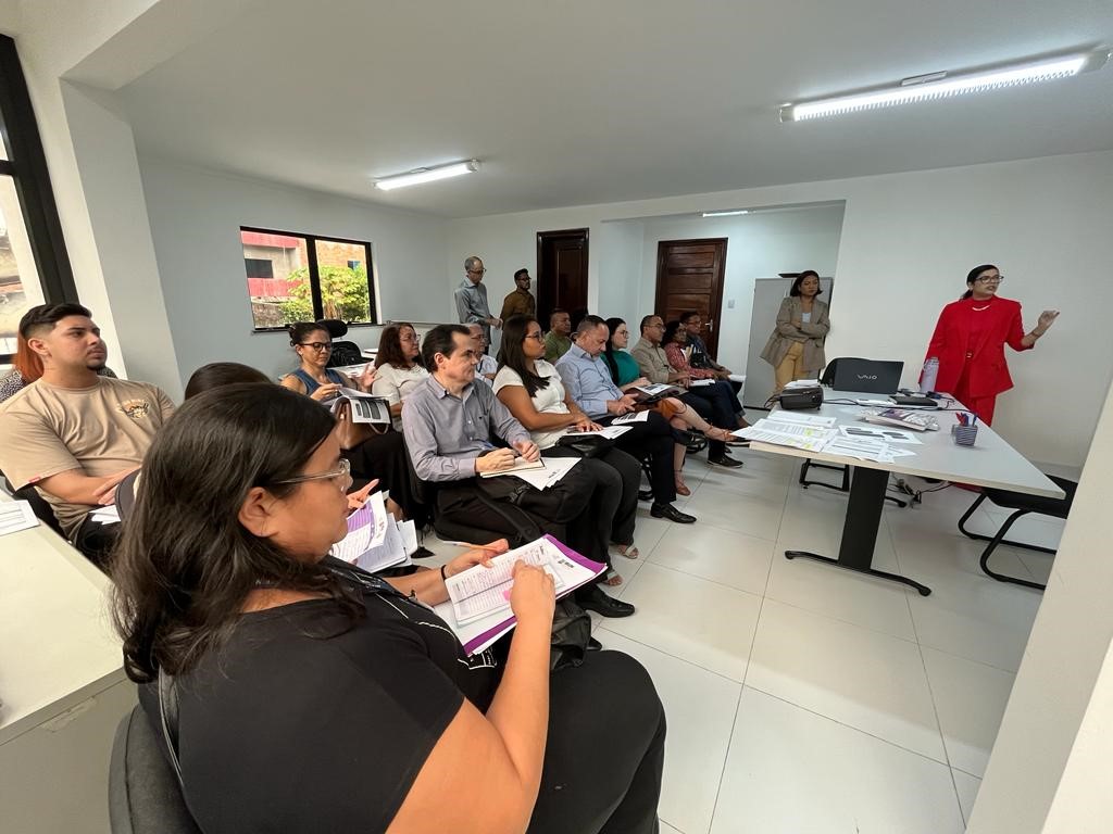 Técnicos de órgãos municipais receberam orientação sobre a nova lei de licitações e o preenchimento do Plano de Contratação Anual (PCA), um instrumento obrigatório para racionalizar a compra de objetos e a contratação de serviços pela Prefeitura de Belém.