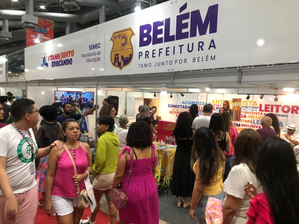 A Semec conta com uma programação diversificada que envolve todas as coordenações de educação