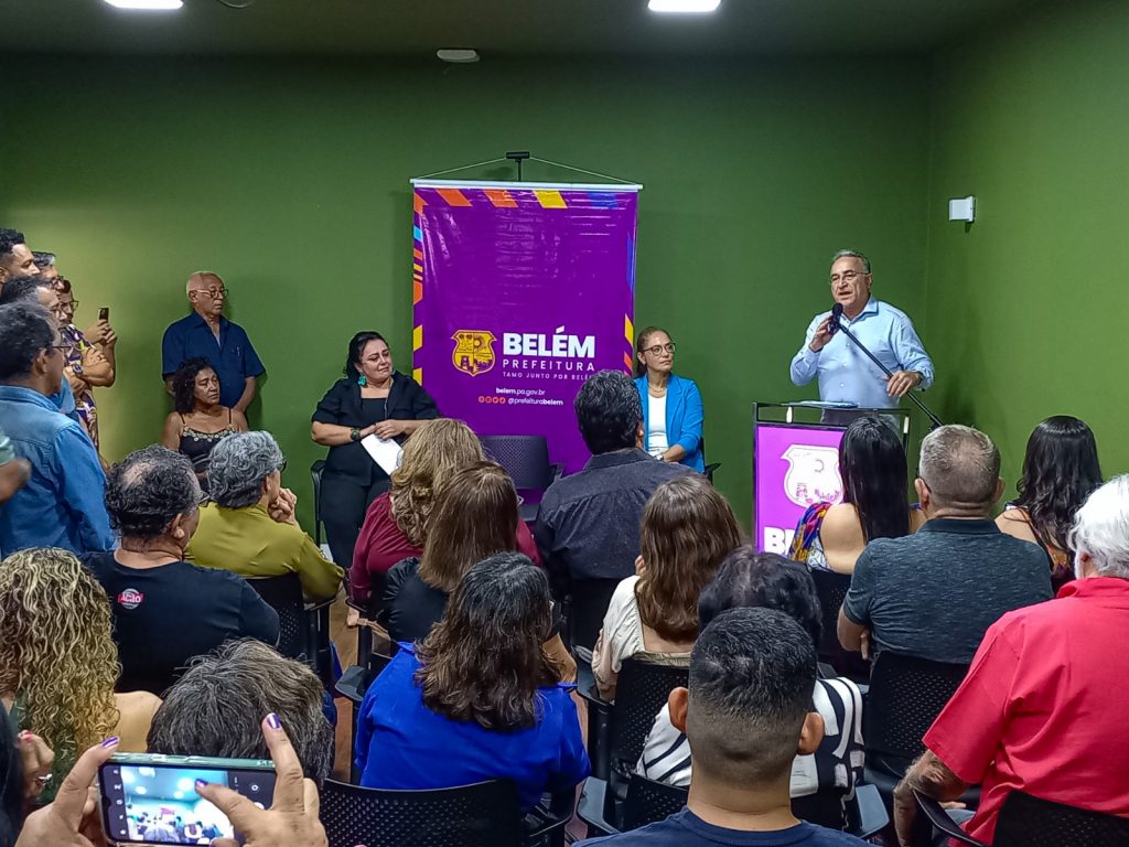 O prefeito Edmilson Rodrigues dá posse aos trinta novos conselheiros e conselheiras de segurança alimentar e nutricional: o gestor criou todas as condições para que nessa sexta-feira, 1, finalmente o processo se completasse e os trabalhos possam começar