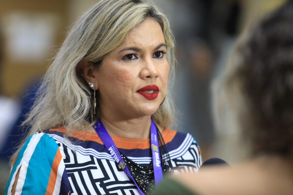 Aline Rodrigues, diretora adjunta de educaçao: longo processo que vai nortear a mais importante das políticas públicas, a educação
