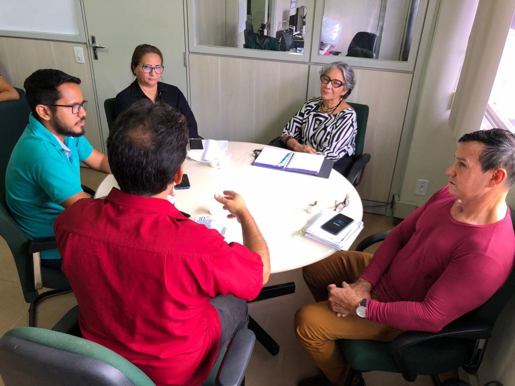Direção da Semec e IFPA firmam parceria para qualificação profissional de alunos da EJAI