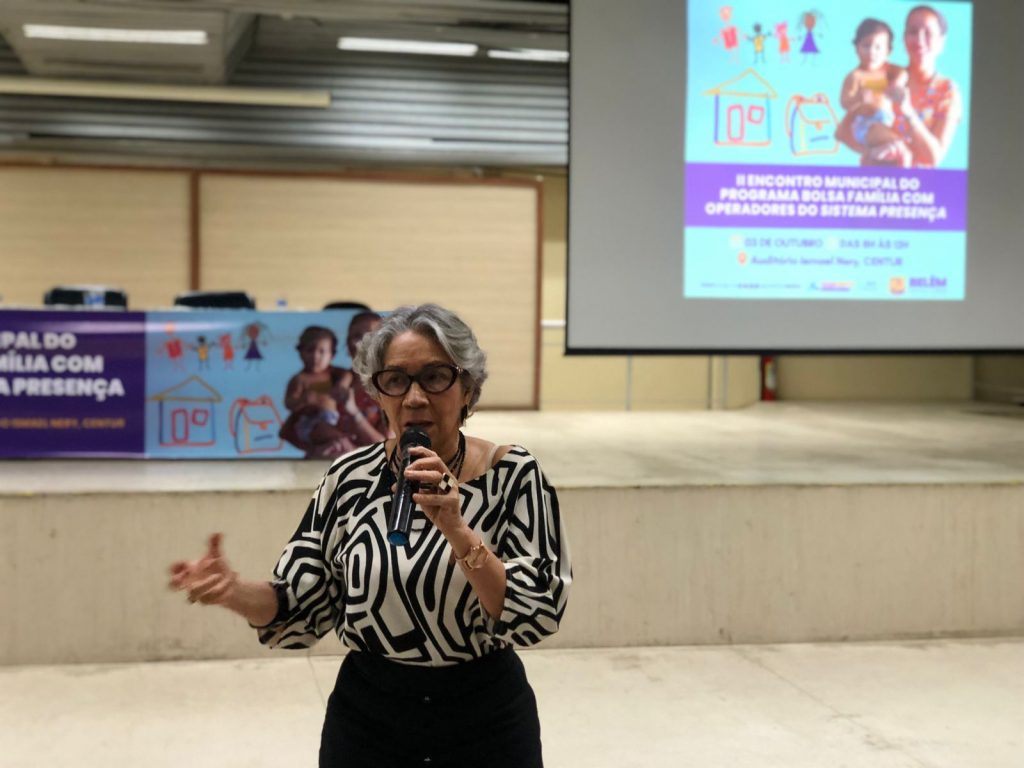 A secretária de educação, Araceli Lemos, ressaltou o entusiasmo com o engajamento das pessoas no fórum