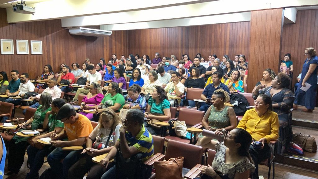 Todas as propostas visam garantir o direito da aprendizagem e a participação integral da comunidade dentro da escola