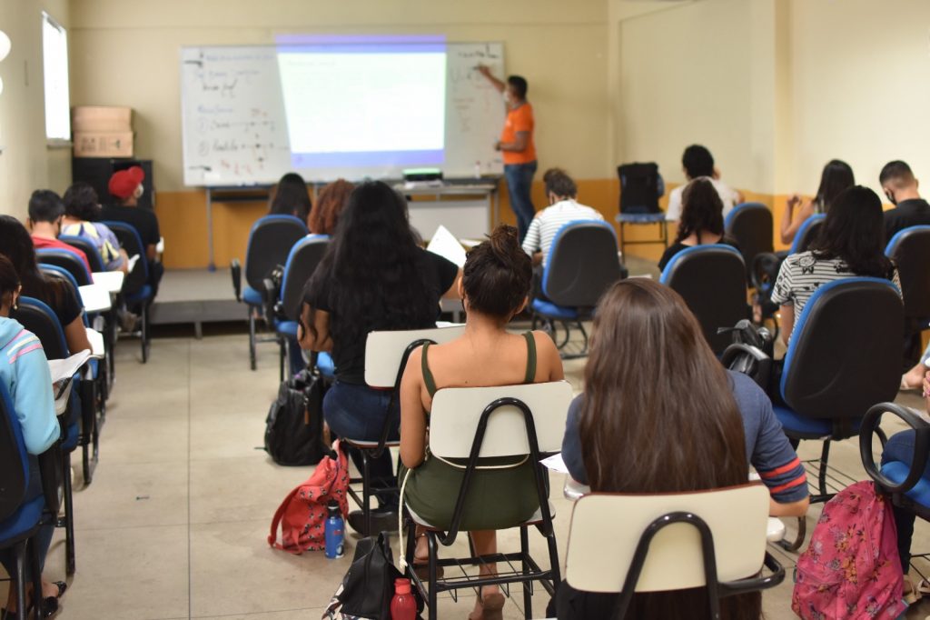 Aulões do cursinho popular começam nesta sexta-feira, 27 e ainda estão com inscrições abertas