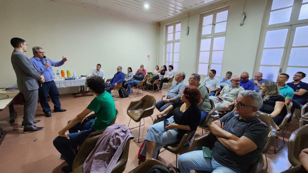 A Prefeitura de Belém promoveu a reunião em que servidores focais de vários órgãos municipais discutiram e elegeram seis itens prioritários que serão apresentados como possíveis pautas de investimento no programa de cidades inteligentes.