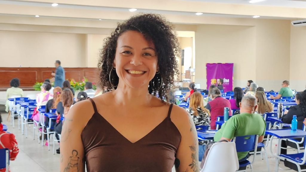 Tay Cid, diretora do Liceu Escola do Paracuri Mestre Raimundo Cardoso: "O liceu recebeu com muita alegria o programa de escola em tempo integral"