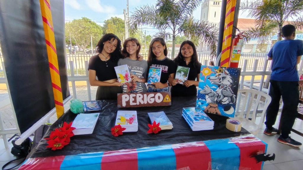 Alunas escritoras da escola Vanda Célia