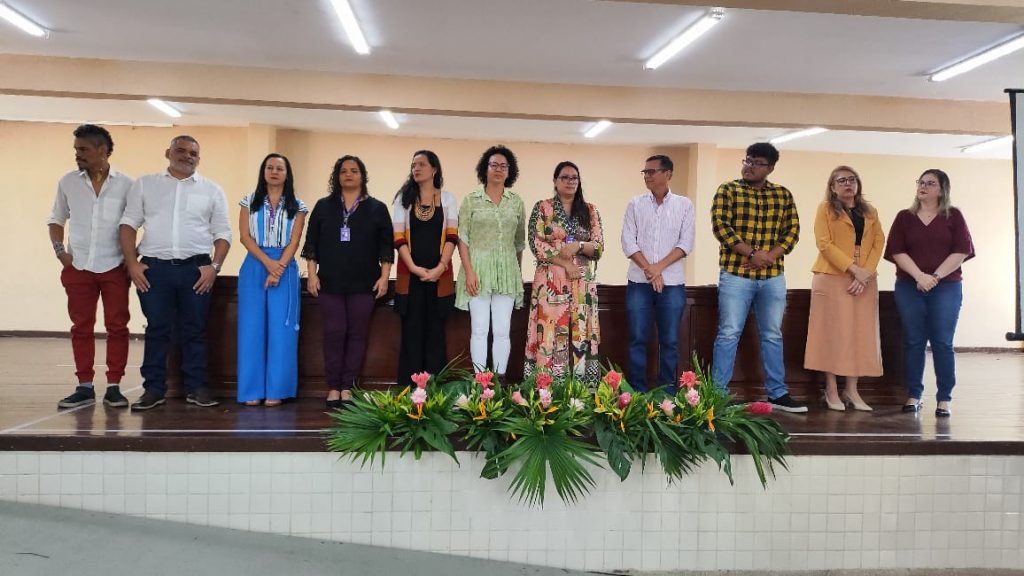Comissão de Trabalho para implantação das escolas em tempo integral formada por 11 coordenadorias da Semec