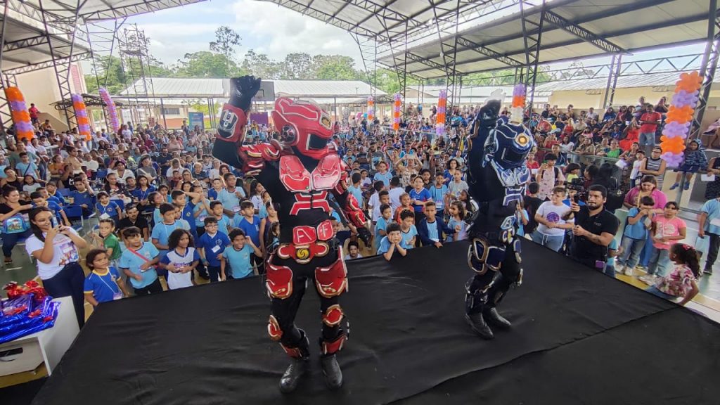 A premiação, nessa sexta-feira, 15, foi uma festa, com direito a uma "dança de robôs"