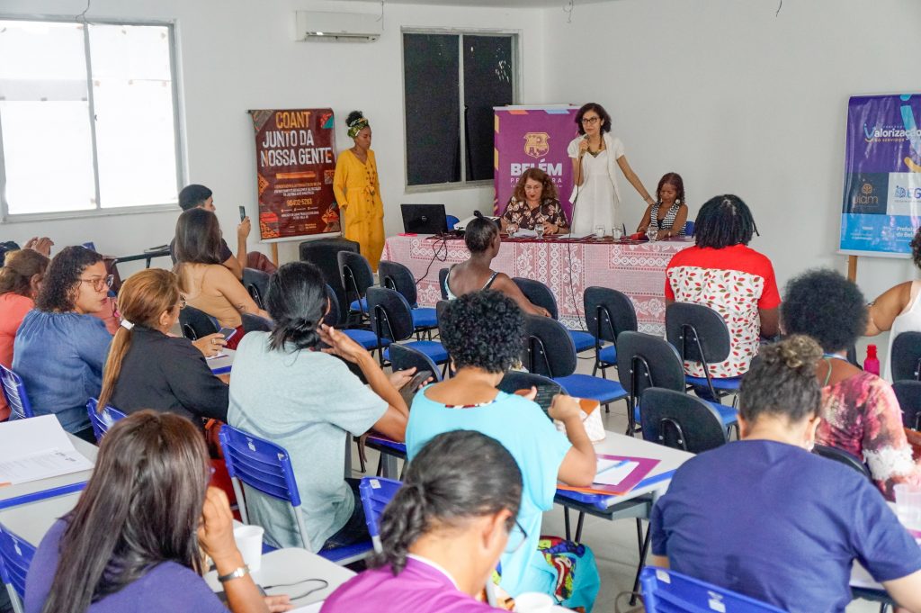 A titular da Semad, Jurandir Novaes, destacou que a questão racial é discutida na administração pública porque a gestão reconhece que a sociedade é feita de diferenças.