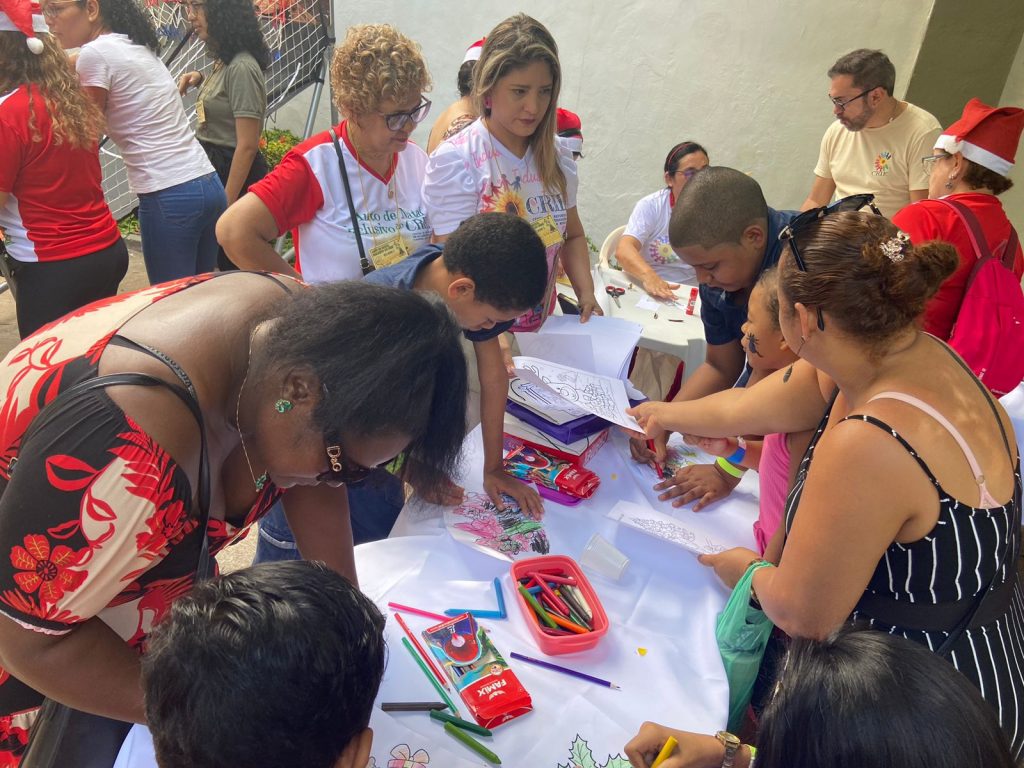 No evento estiveram presentes crianças, familiares, profissionais de educação especial e visitantes do Horto