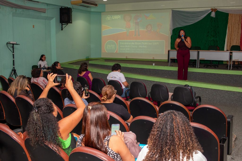A gestora da Escola Municipal de Educação Infantil Luzmarina de Melo Muniz, em Maracacuera, Betânia Viana, relatou como a iniciativa UAPI transformou a visão da equipe da escola