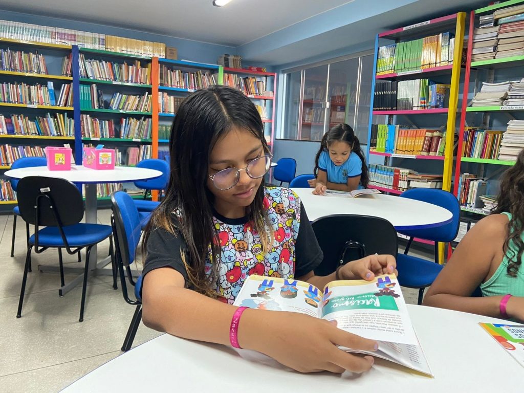 Escolas da rede municipal de ensino incentivam a leitura sobre o combate ao racismo e o respeito à diversidade étnico-racial