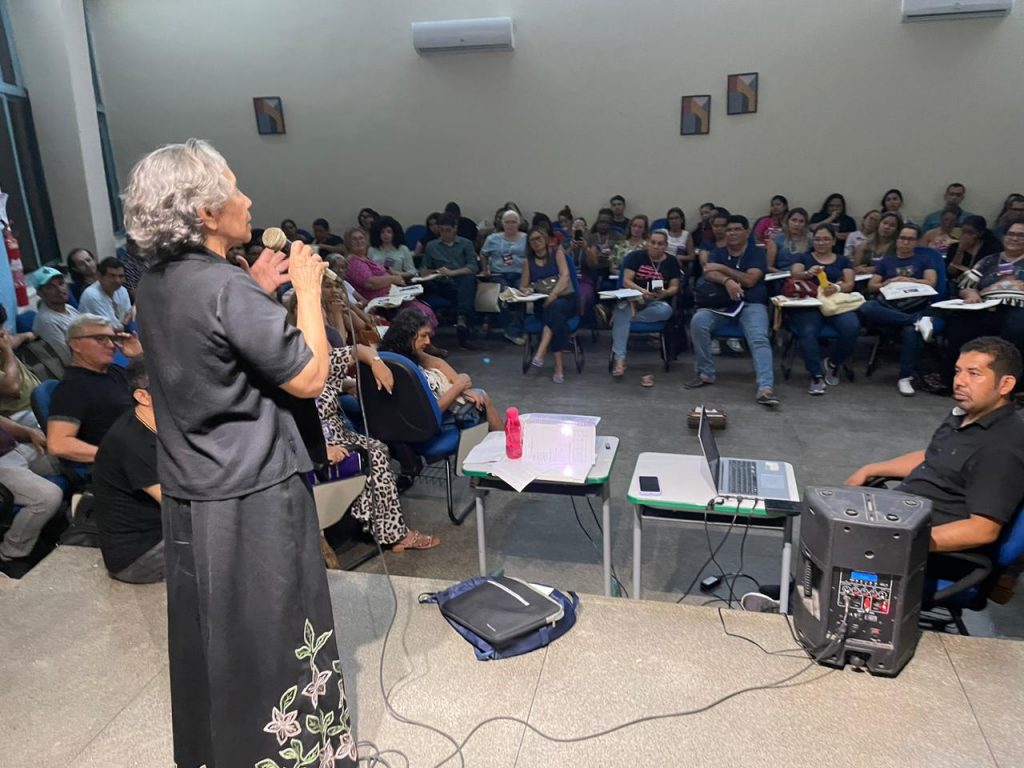 Araceli Lemos, secretária de educação, reforçou o compromisso da gestão municipal em tornar Belém território livre do analfabetismo.