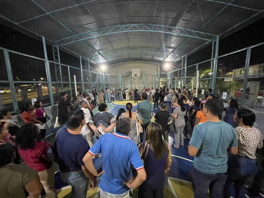 Os participantes serão sensibilizados e formados para não apenas ensinar a ler e escrever, mas também para promover a inclusão e a participação ativa de todos os educandos, independentemente de suas habilidades e circunstâncias individuais.