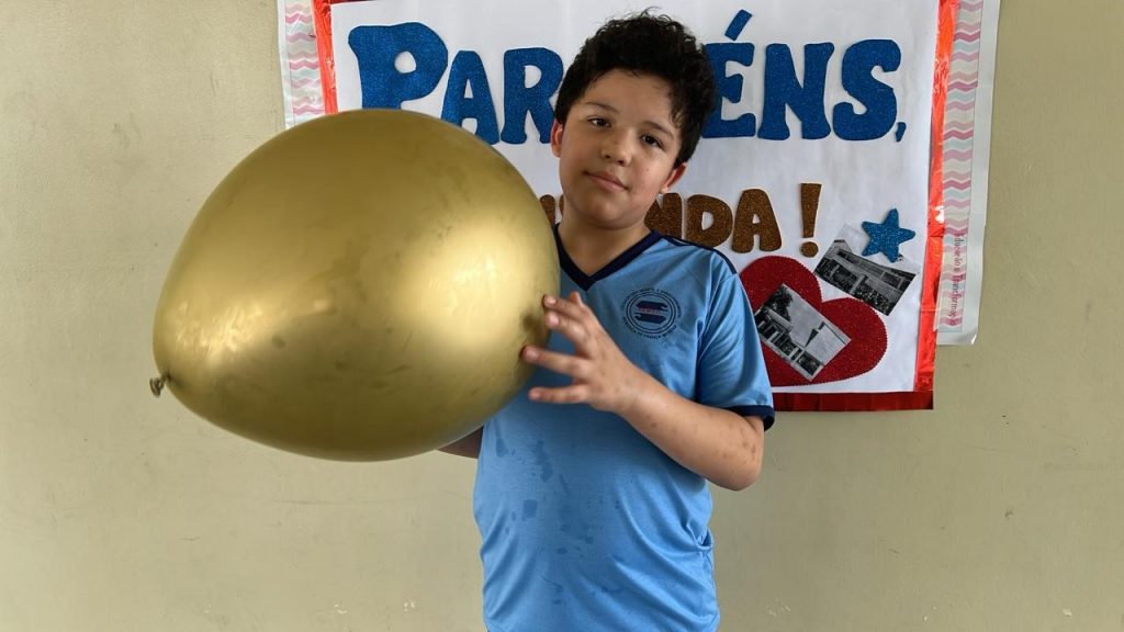 O estudante Tassio dos Santos quer muitos anos de vida à escola e mais histórias pra contar.