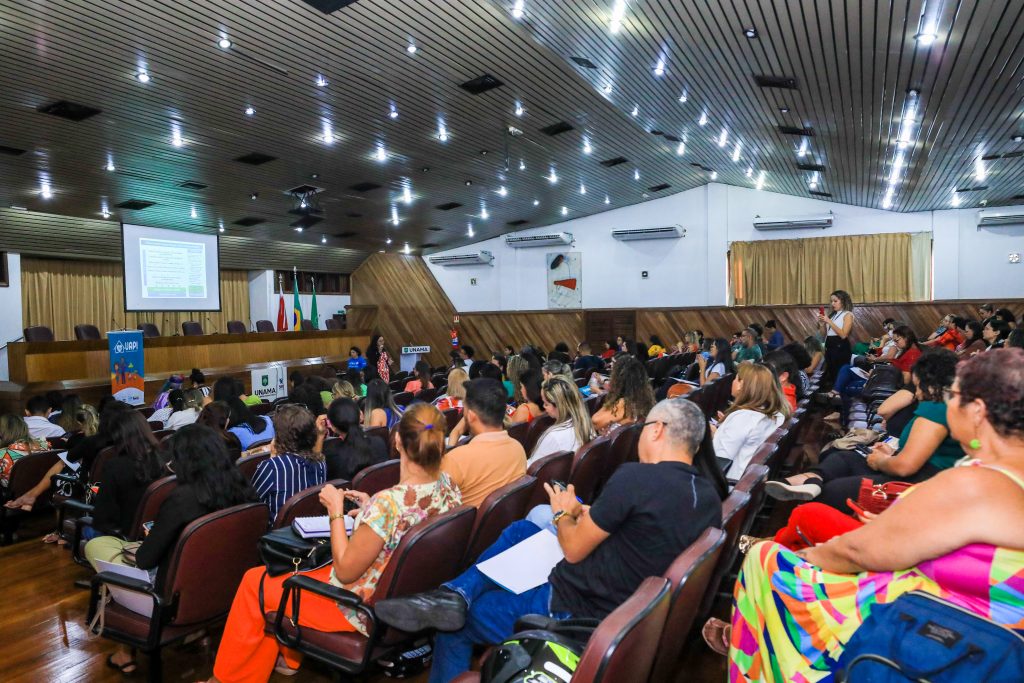 A abertura do segundo ciclo de formação do programa Uapi reuniu cerca de 180 servidores municipais no auditório da Unama.