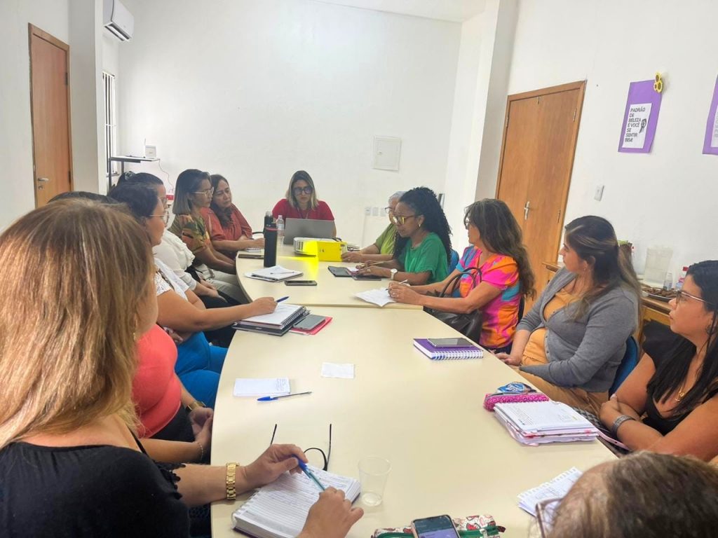 Camila Malcher e Glenda Oliveira coordenam o processo formativo de psicólogas e assistentes sociais.