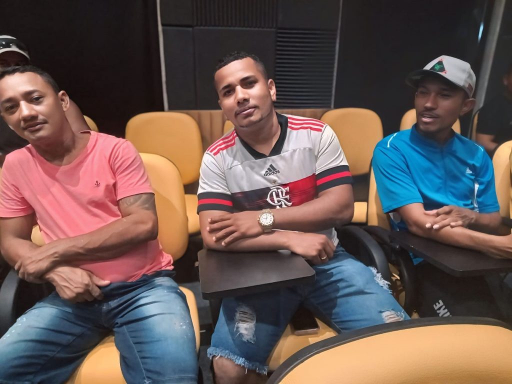O carpinteiro Cláudio Henrique dos Santos ficou feliz por desfrutar de um espaço que ele ajudou a restaurar