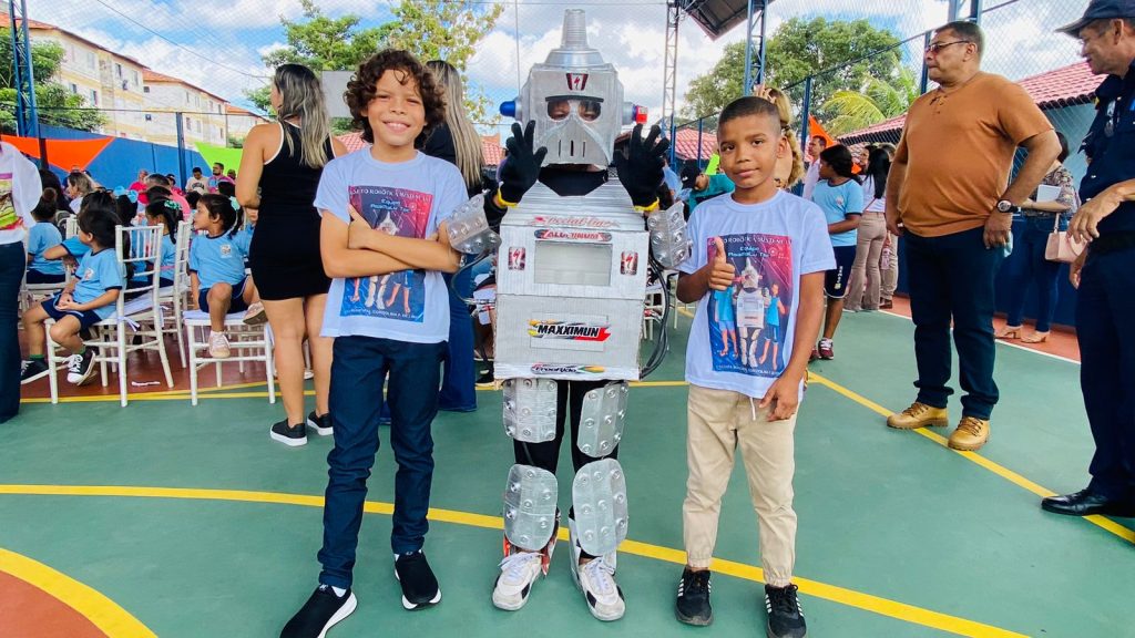 “Pratinha Sustentável, cidadãos educados” é o desdobramento do projeto AzaMalu Tec, robô multifuncional, que orienta sobre reaproveitamento e reciclagem de resíduos sólidos